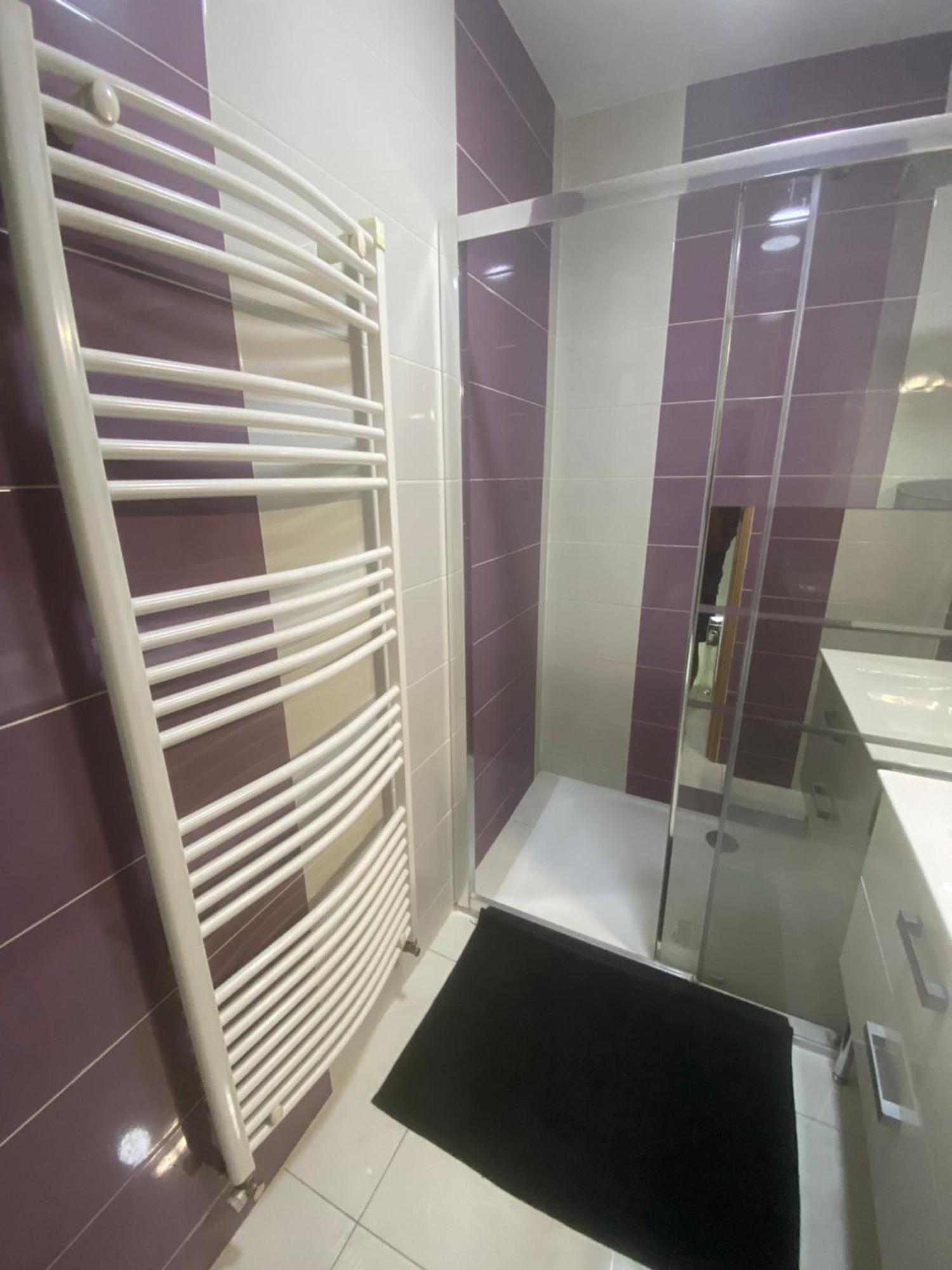 V4 - Chambre Double - 5 Minutes Du Luxembourg Apartment Villerupt Bagian luar foto